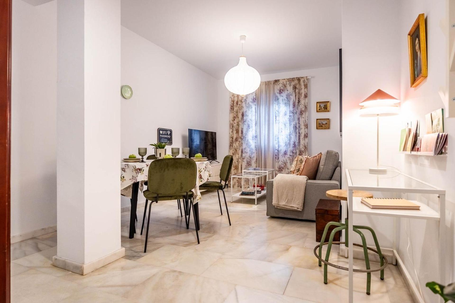Piso Con Patio Privado Y Parking Nervion Sevilla Exterior photo